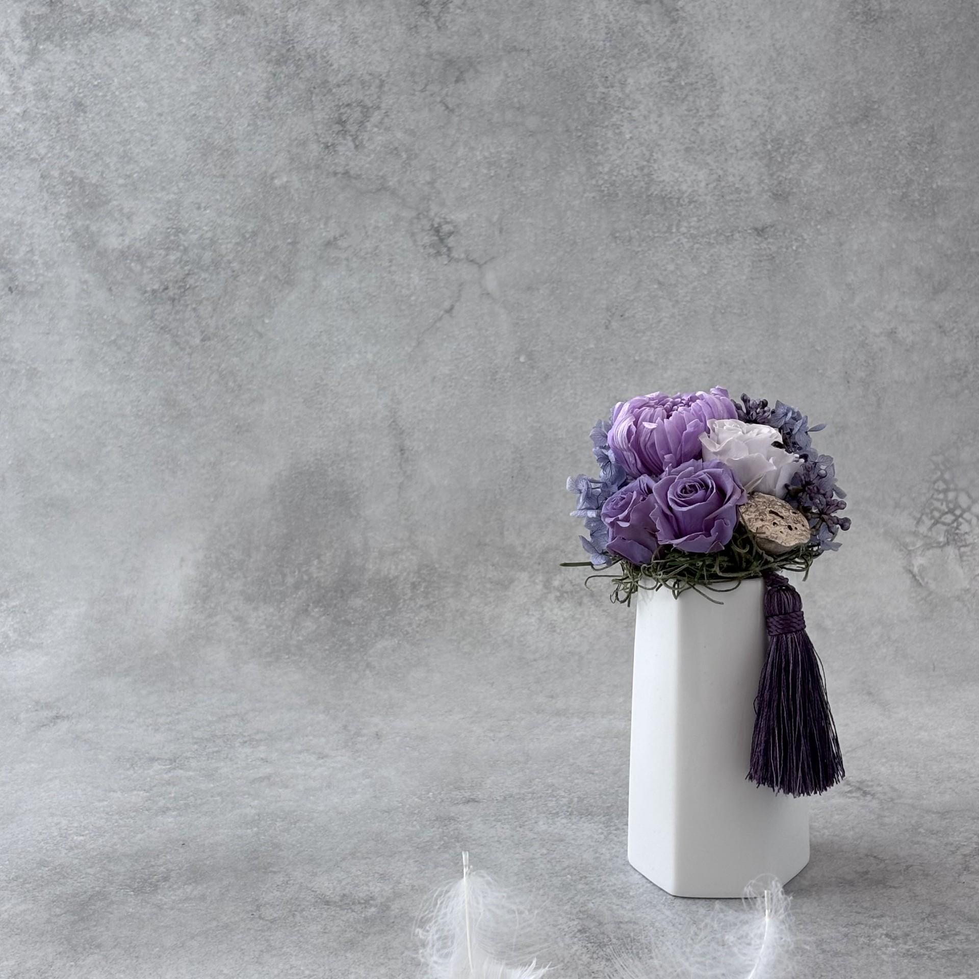 そっとそばに｜瑠璃の祈り花