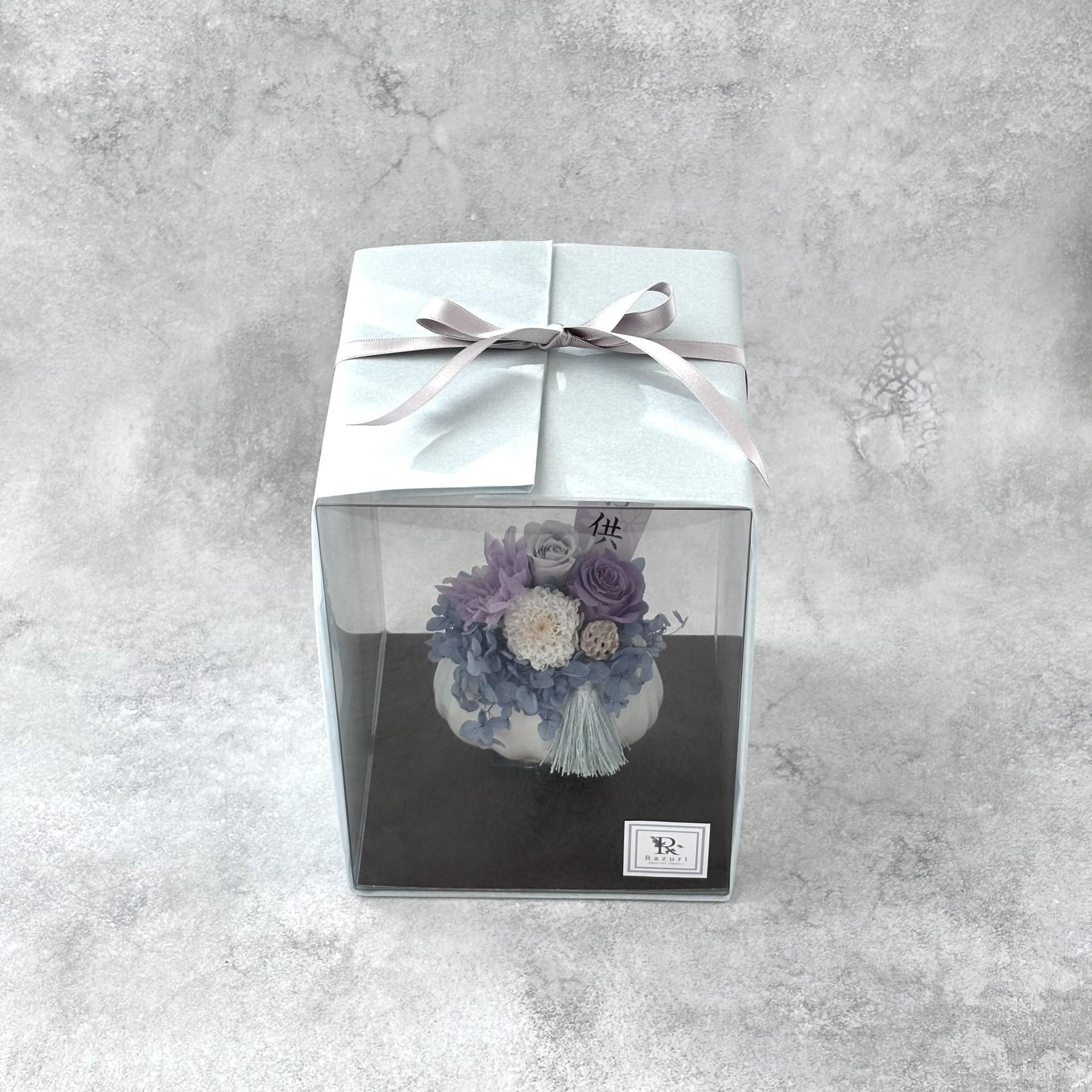 ふと添えるやさしさ｜深紫をかこむ淡色花 | 6枚目