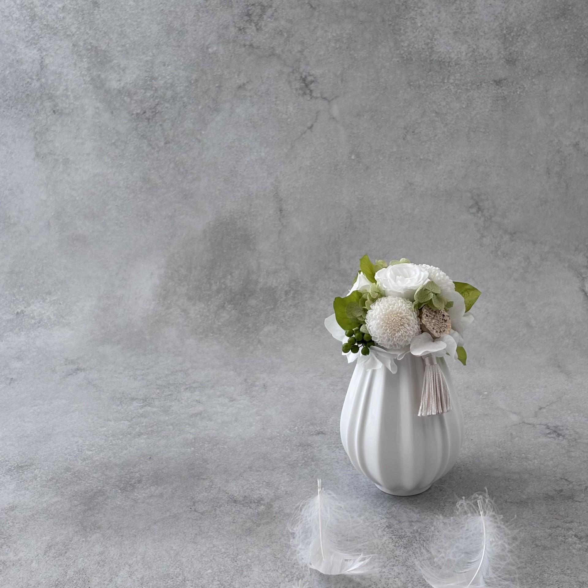 静かな祈り｜清らかなホワイト