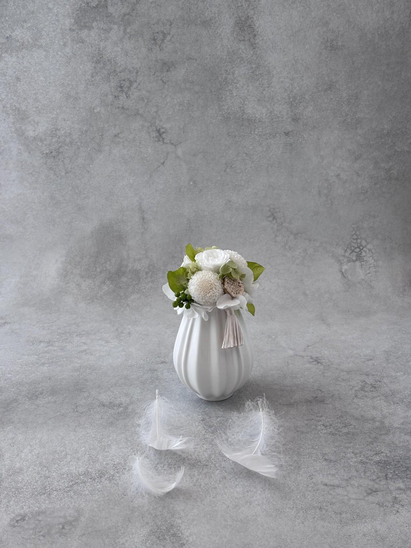 静かな祈り｜清らかなホワイト | 2枚目