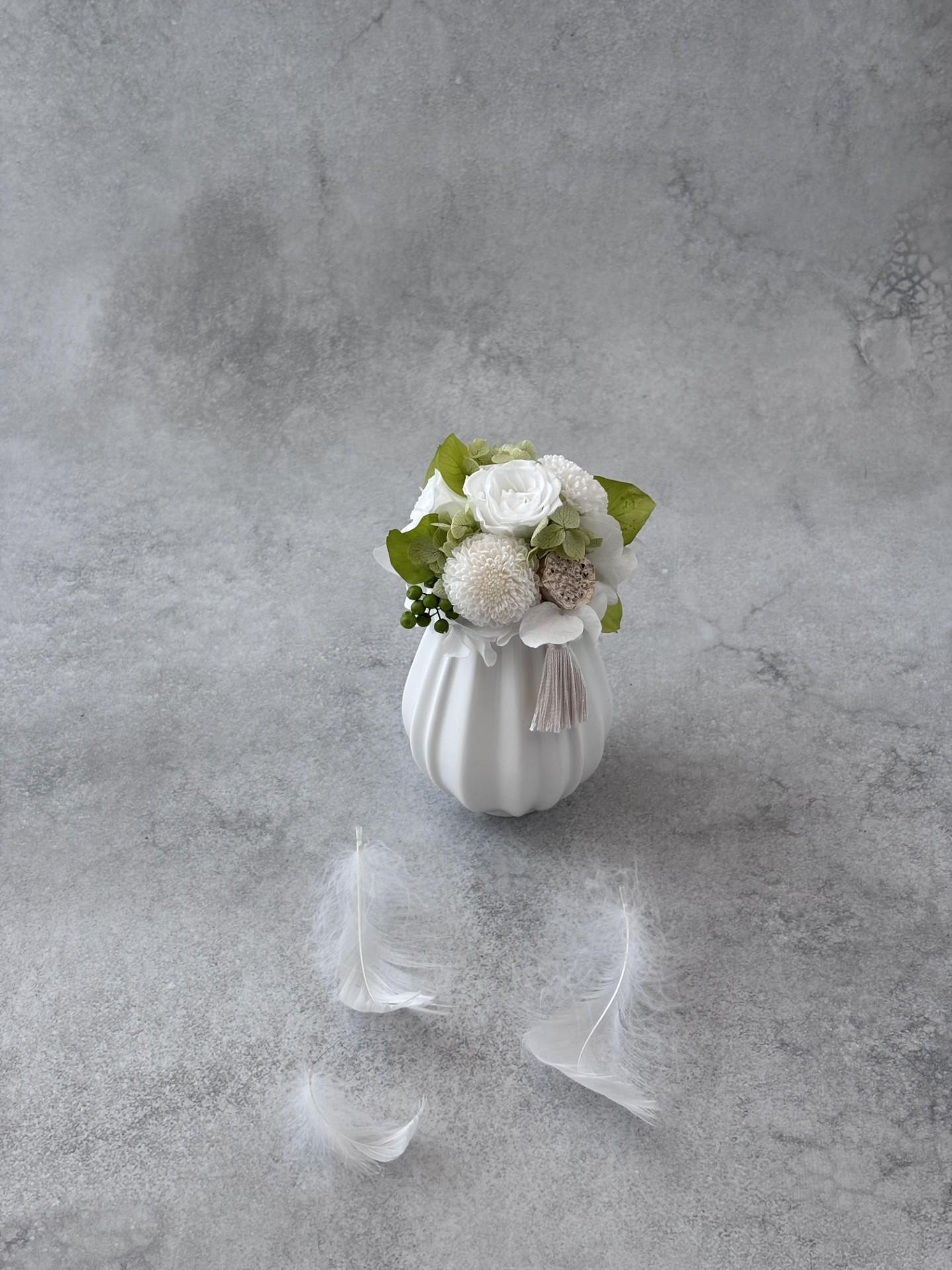 静かな祈り｜清らかなホワイト | 3枚目