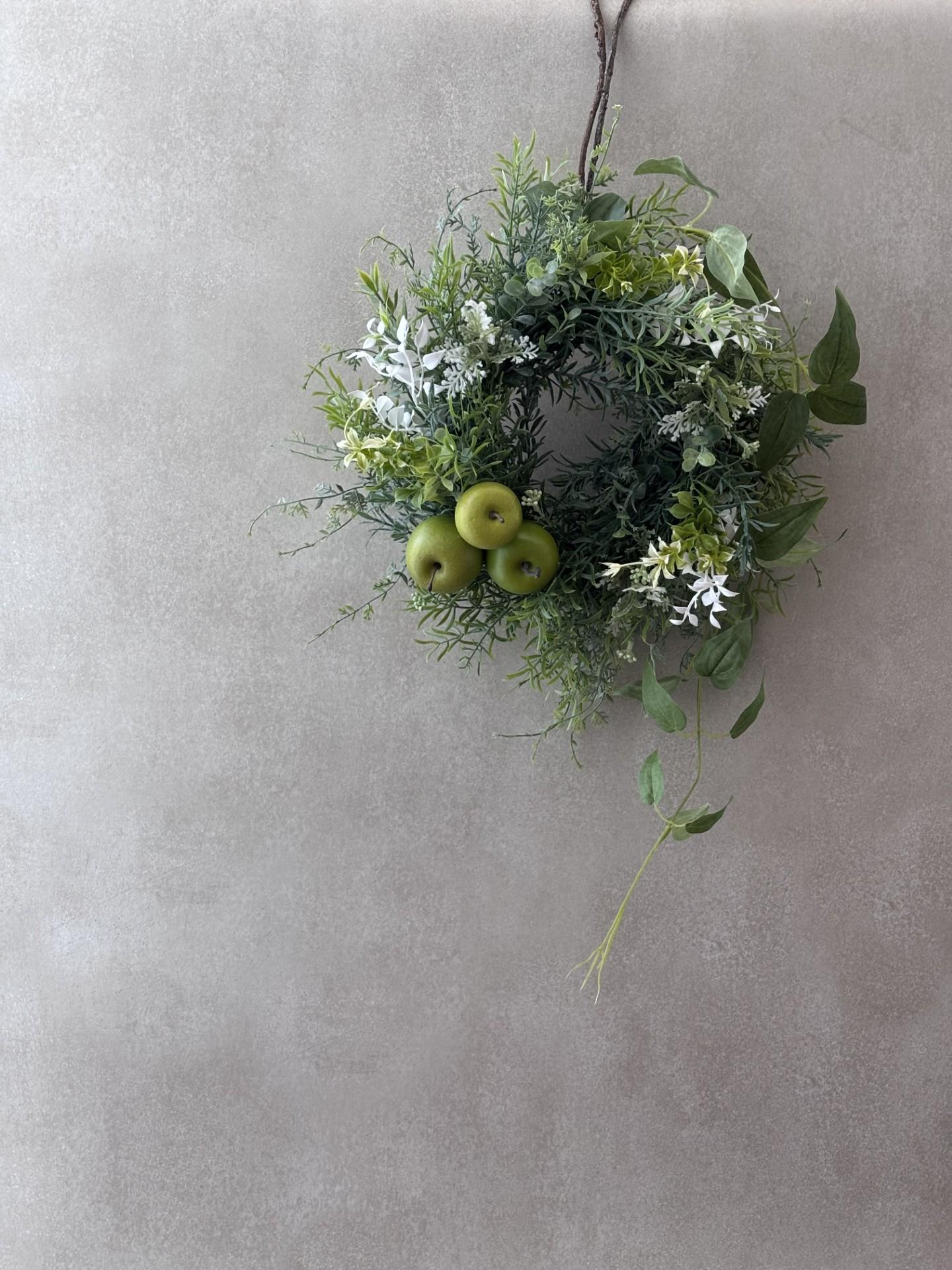 季節の実り|青い実、瑞々しく | 初夏を感じるグリーン | 2枚目